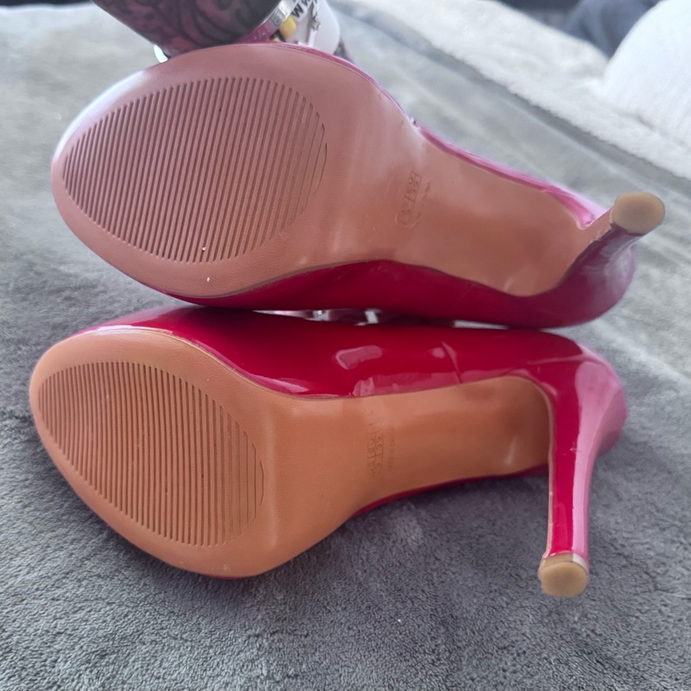 Elegant Red High Heel Pumps - Picture 8 of 10